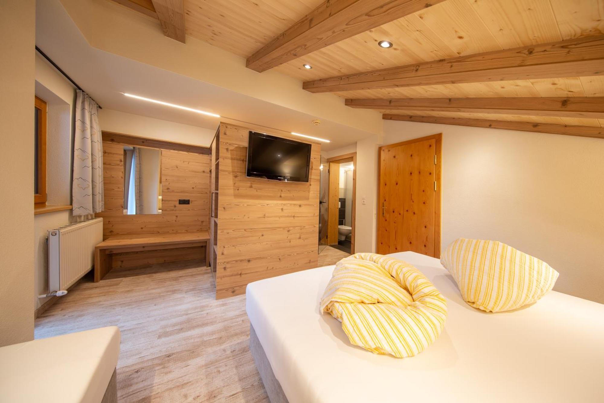 Hotel Garni Schoenblick Зёльден Экстерьер фото